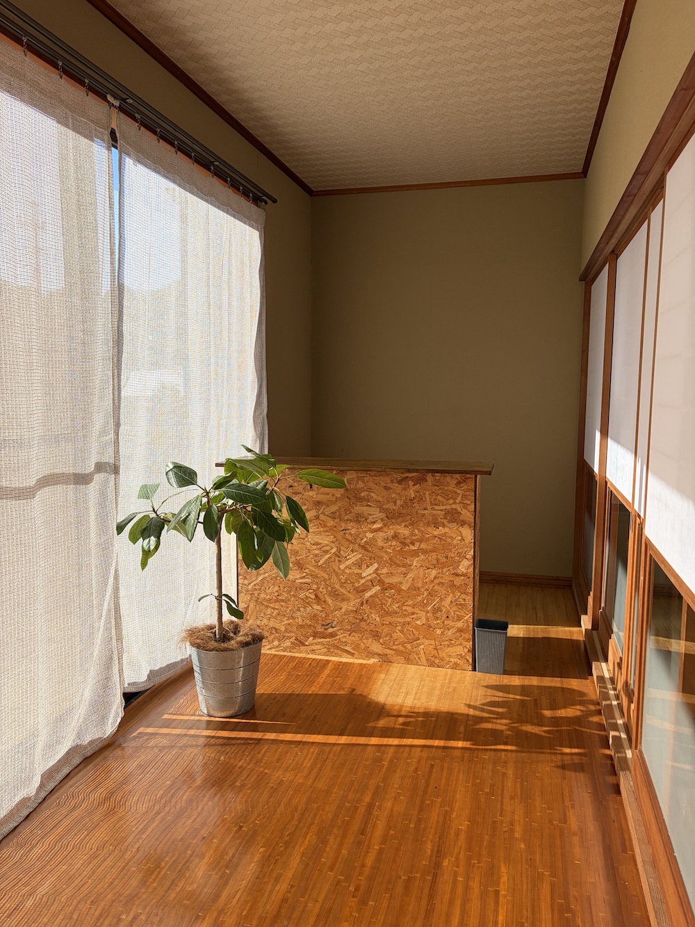 カウンターでお出迎えします